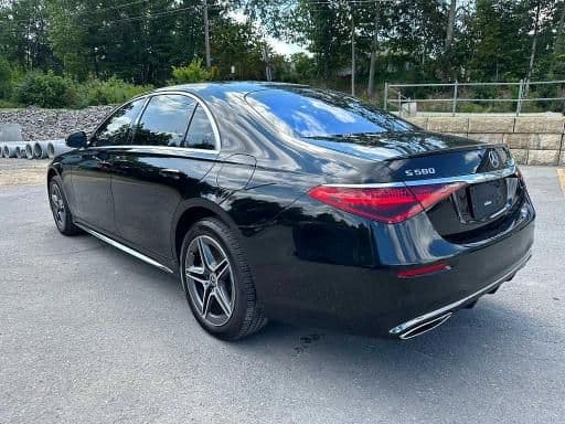 Mercedes-Benz S580e 4MATIC 2024, чёрный седан, фото 2