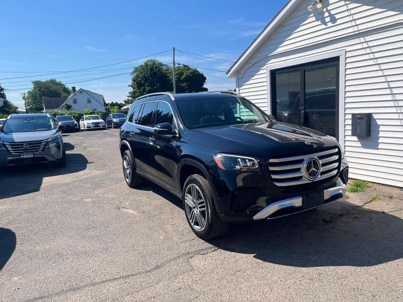 Mercedes-Benz GLS 450 4MATIC 2024, чёрный кроссовер, фото 4