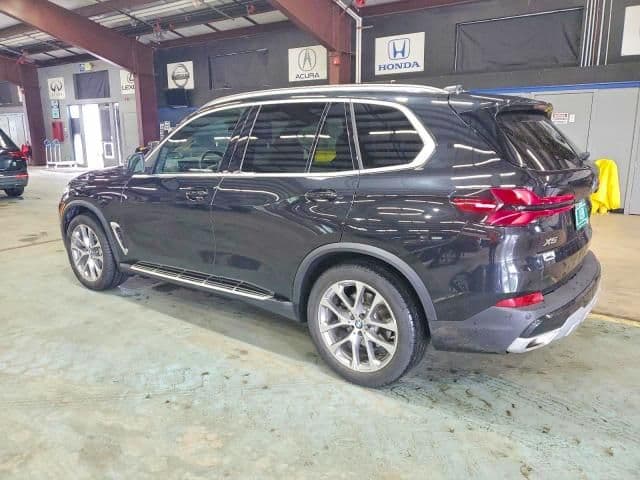 BMW X5 xDrive40i 2026, чёрный кроссовер, фото 4